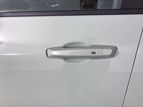 New 2026 Chevrolet Equinox LT image 8