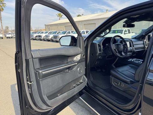 Used 2018 Ford Expedition Max XLT w/ Equipment Group 202A image 25