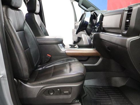 Used 2024 Chevrolet Silverado 2500 High Country w/ High Country Premium Package AWD/4WD image 7