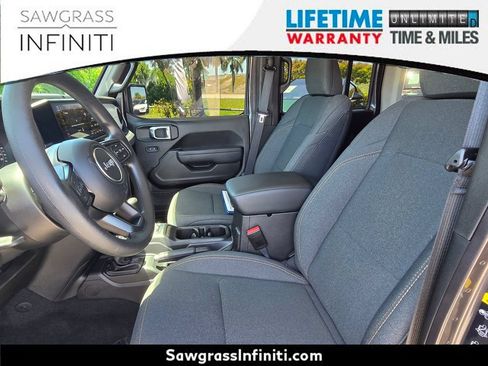 Used 2026 Jeep Wrangler Unlimited Sport AWD/4WD image 17
