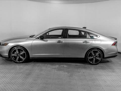 Used 2023 Honda Accord Sport image 3