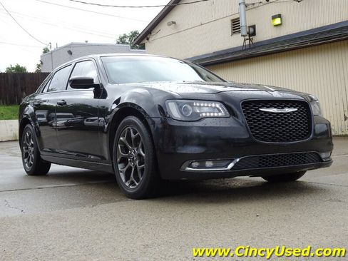 Used 2015 Chrysler 300 S AWD/4WD image 4