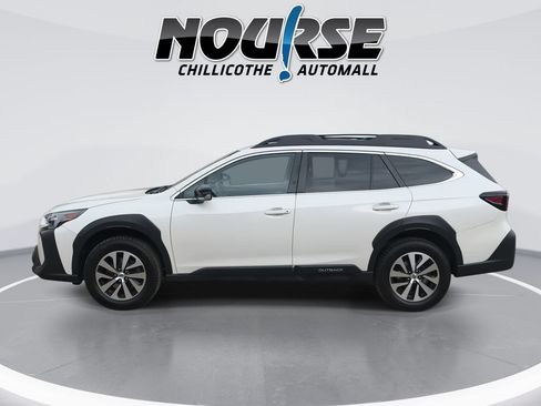 Used 2023 Subaru Outback Premium AWD/4WD image 5