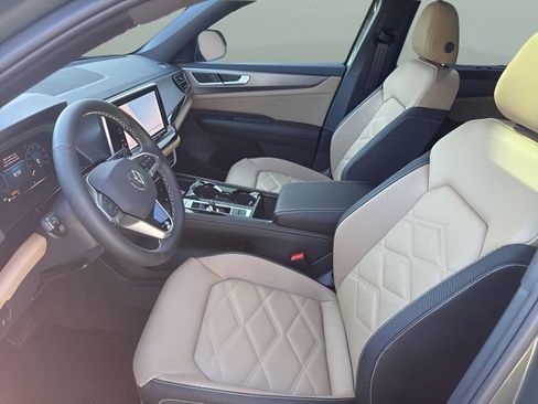 New 2026 Volkswagen Atlas Cross Sport SE AWD/4WD image 9