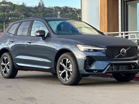 New 2026 Volvo XC60 T8 Core AWD/4WD image 9
