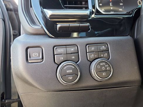 New 2026 Chevrolet Silverado 1500 High Country AWD/4WD image 16