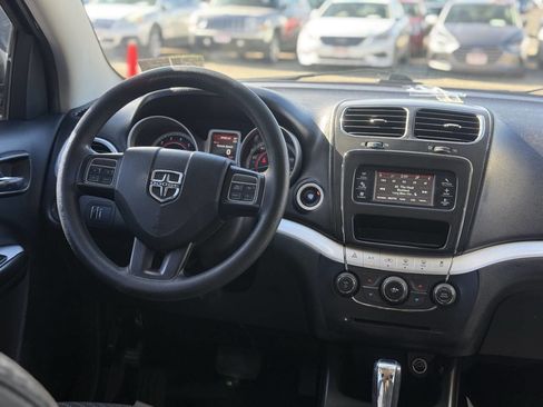 Used 2014 Dodge Journey SXT image 18