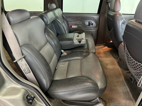 Used 2000 Chevrolet Tahoe Z71 w/ Comfort & Security Pkg AWD/4WD image 47