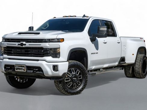 Used 2024 Chevrolet Silverado 3500 LT w/ Convenience Package image 5