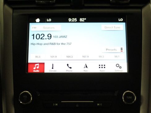 Used 2018 Ford Fusion SE w/ Equipment Group 602A FWD image 19