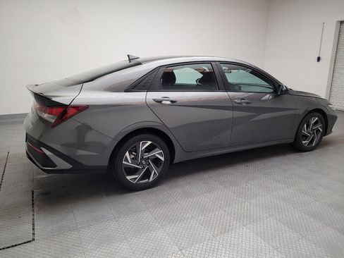 Used 2025 Hyundai Elantra Sport image 10