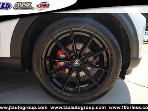 Used 2020 Ford Explorer XLT w/ Equipment Group 202A AWD/4WD image 9