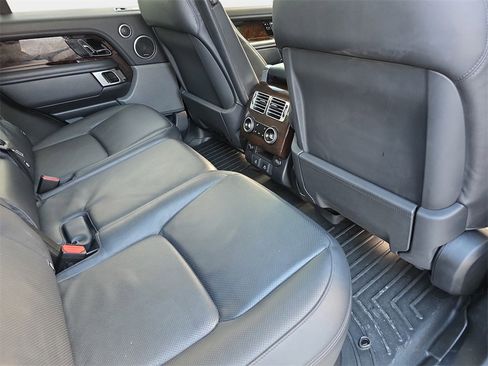Used 2022 Land Rover Range Rover Westminster Edition image 13