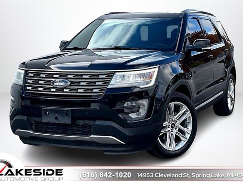 Used 2017 Ford Explorer XLT w/ XLT Technology Feature Bundle image 1