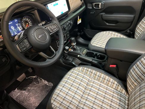 New 2026 Jeep Wrangler Unlimited Sport AWD/4WD image 9
