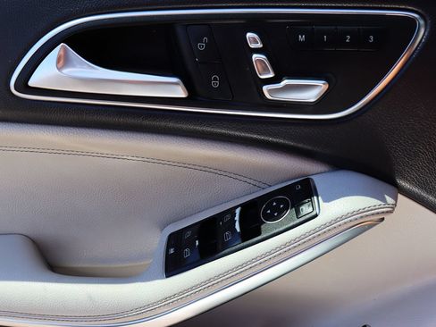 Used 2018 Mercedes-Benz CLA 250 image 41