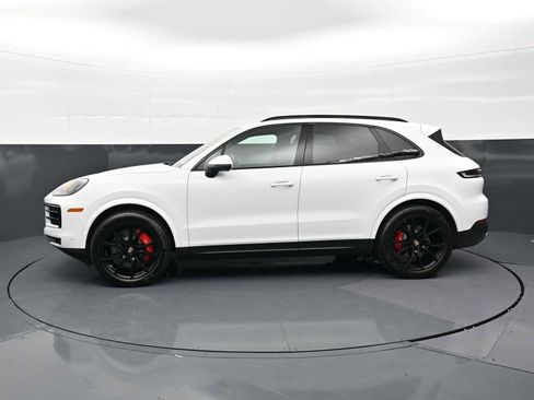 Certified 2024 Porsche Cayenne S AWD/4WD image 2