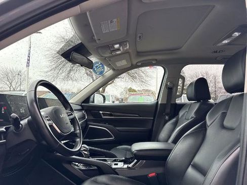 Used 2025 Kia Telluride S FWD image 16
