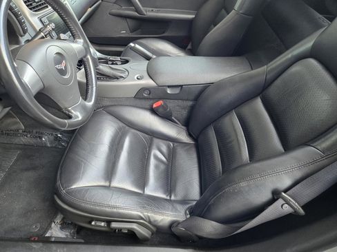 Used 2006 Chevrolet Corvette Coupe w/ Preferred Equipment Group image 26