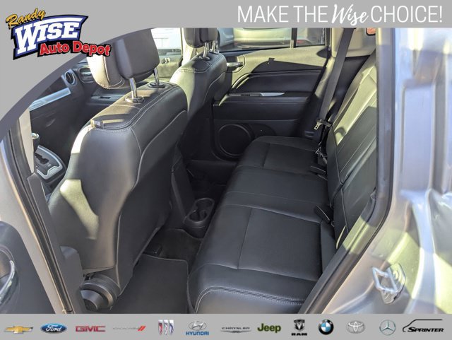 Used 2017 Jeep Compass High Altitude FWD image 17