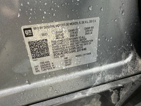 Used 2024 GMC Terrain SLT w/ Tech Package FWD image 18
