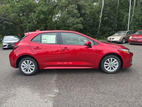 Used 2025 Toyota Corolla SE w/ SE Package image 10