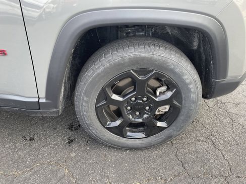 Used 2023 Jeep Compass Trailhawk image 17