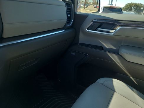 Used 2022 Chevrolet Silverado 1500 LTZ w/ LTZ Premium Package image 26