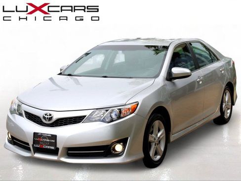 Used 2012 Toyota Camry SE FWD image 3