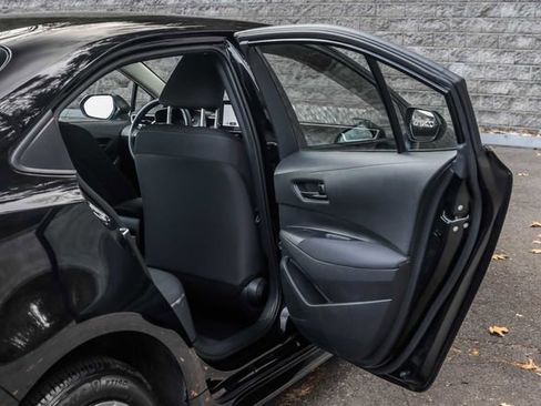 Certified 2025 Toyota Corolla LE FWD image 18