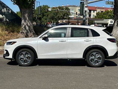 New 2026 Honda HR-V LX image 7