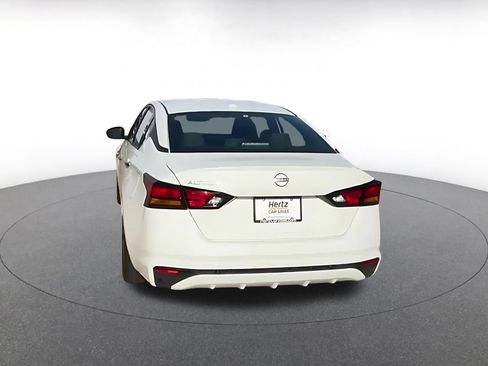 Used 2025 Nissan Altima 2.5 SV FWD image 12