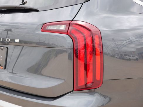 Used 2023 Kia Telluride S w/ S Sunroof Package FWD image 9