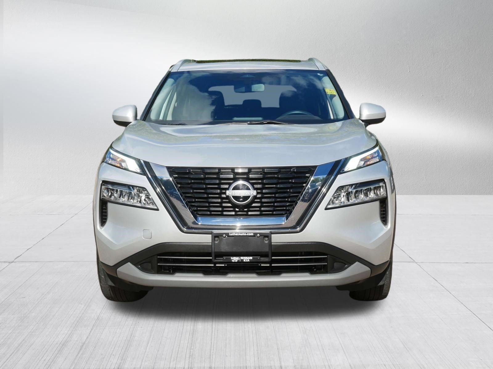 Certified 2023 Nissan Rogue SV w/ SV Premium B Package AWD/4WD image 2