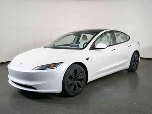 Used 2025 Tesla Model 3 RWD image 4