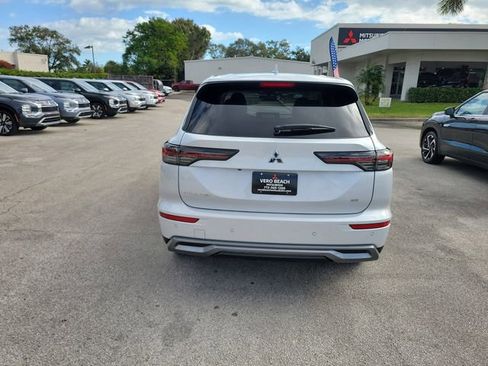 New 2026 Mitsubishi Outlander SE image 5