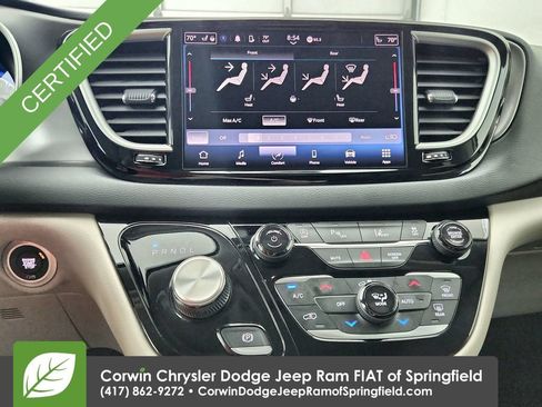 Certified 2024 Chrysler Pacifica Touring-L FWD image 25