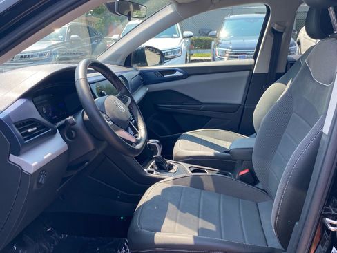 Certified 2023 Volkswagen Taos SE w/ Panoramic Sunroof Package FWD image 11