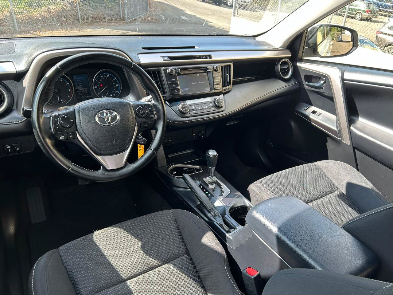 Used 2018 Toyota RAV4 XLE w/ Carpet Mat Package FWD image 13