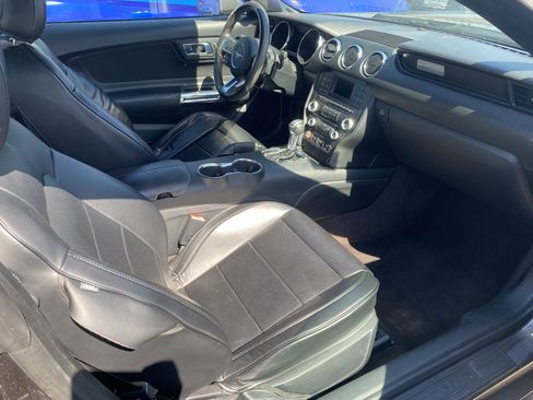 Used 2016 Ford Mustang Coupe image 13