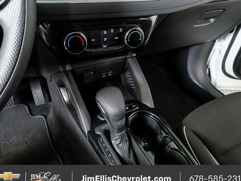 Used 2025 Chevrolet TrailBlazer LT image 16