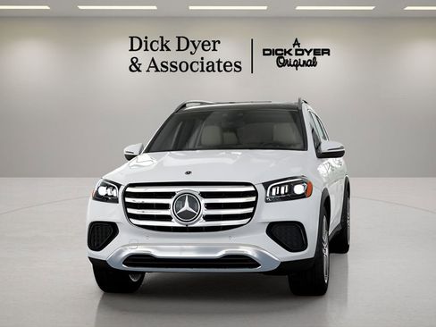 Used 2025 Mercedes-Benz GLS 450 4MATIC image 32