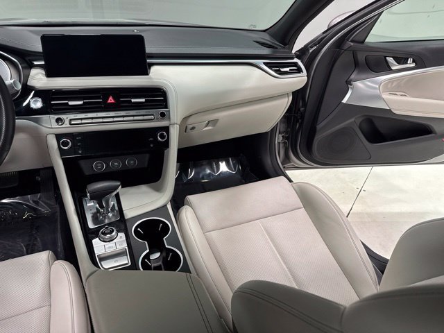Used 2025 Genesis G70 2.5T RWD image 22