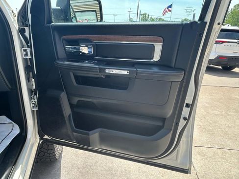 Used 2018 RAM 1500 Laramie w/ Convenience Group AWD/4WD image 16