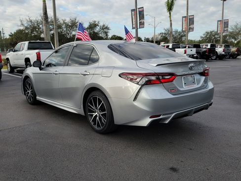 Used 2022 Toyota Camry SE image 8