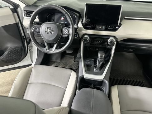 Used 2025 Toyota RAV4 XLE Premium FWD image 17