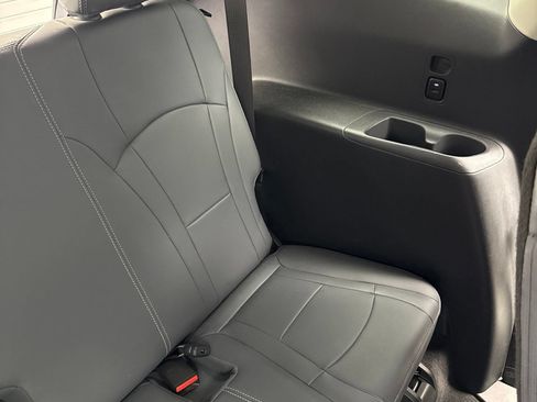 Used 2021 Buick Enclave Essence FWD image 37