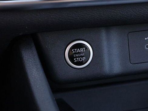 Used 2023 Nissan Rogue SV image 15