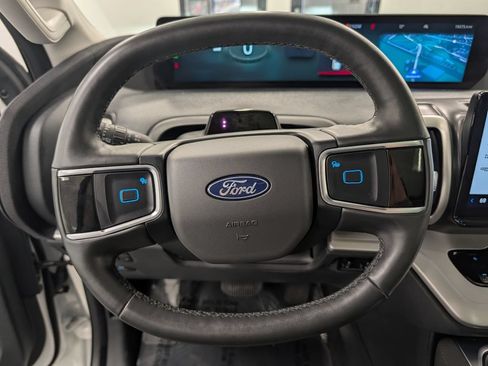 Used 2025 Ford Expedition Active AWD/4WD image 24