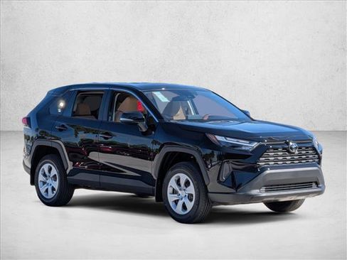 Used 2025 Toyota RAV4 LE FWD image 7
